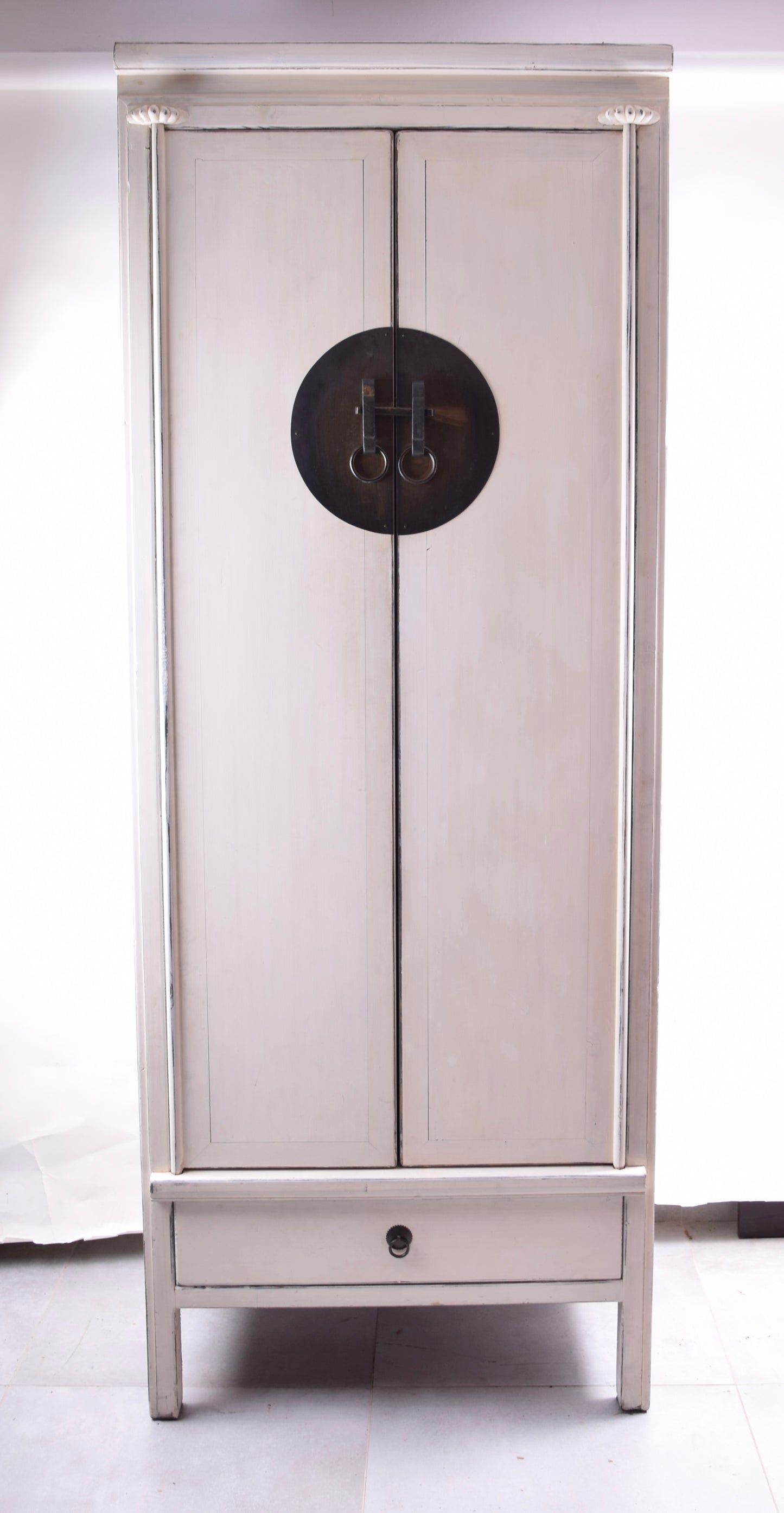 Sztuka Chin szafa smukła wysoka prosta forma ecru jasna XXw 210x80x50cm