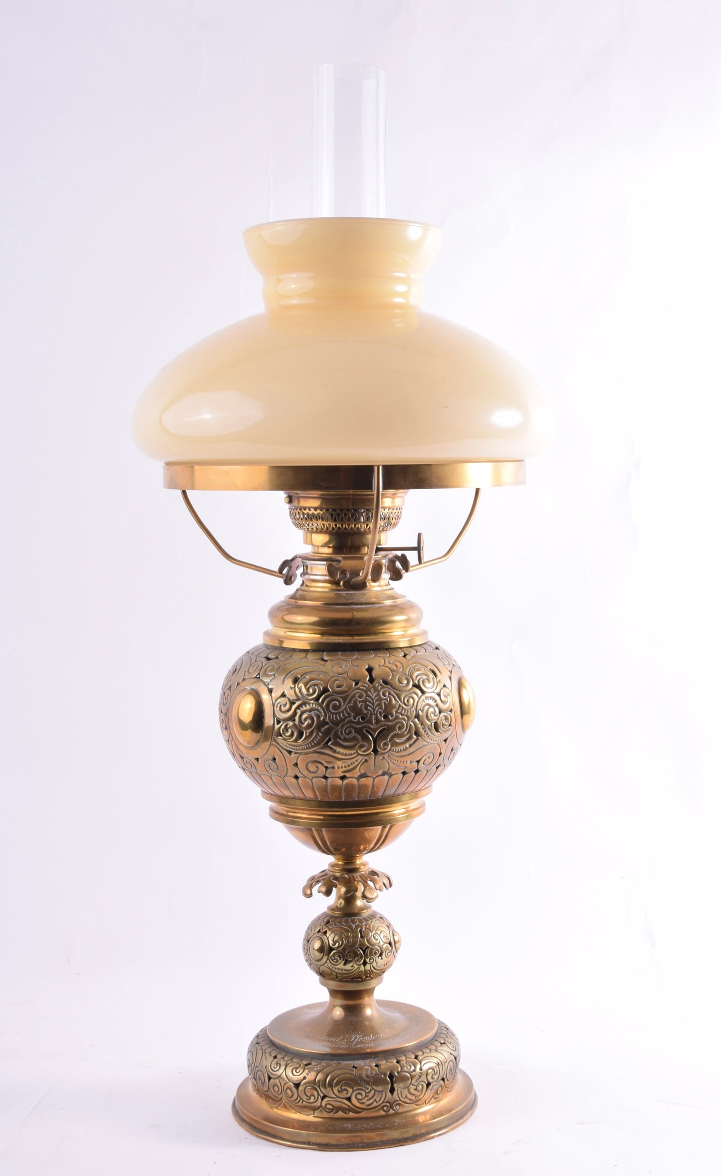 Antyczna lampa naftowa Kosmos – Eckel & Glinicke – z dedykacją z 1875 r.