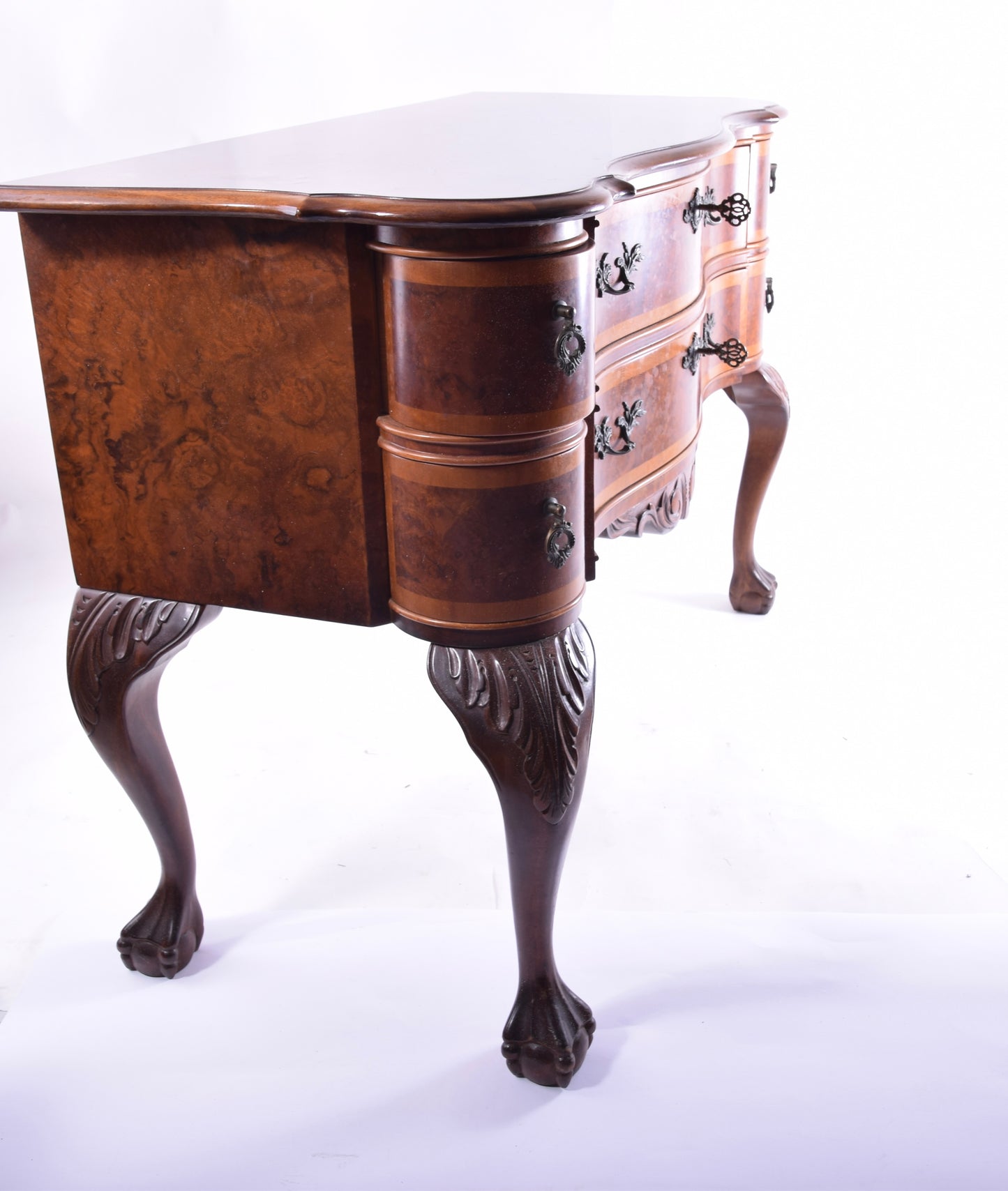 Komoda w stylu chippendale orzech 6 szuflad XX wiek 104x72x46 cm