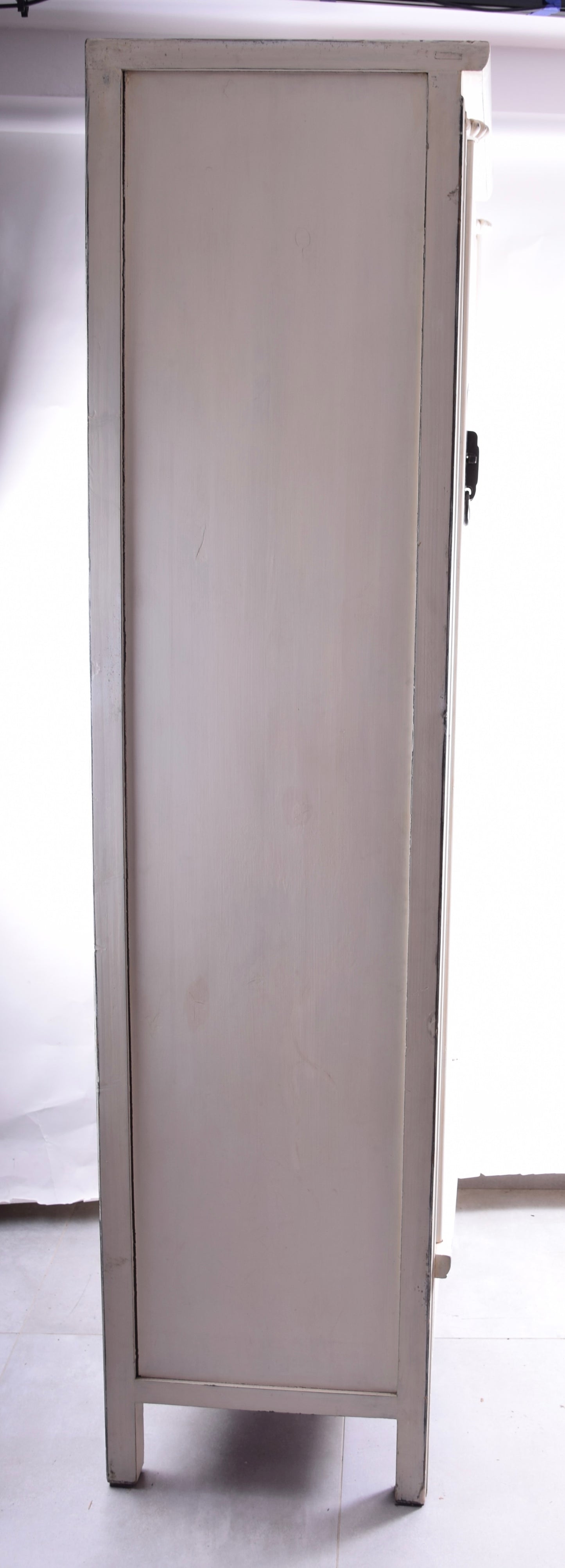 Sztuka Chin szafa smukła wysoka prosta forma ecru jasna XXw 210x80x50cm