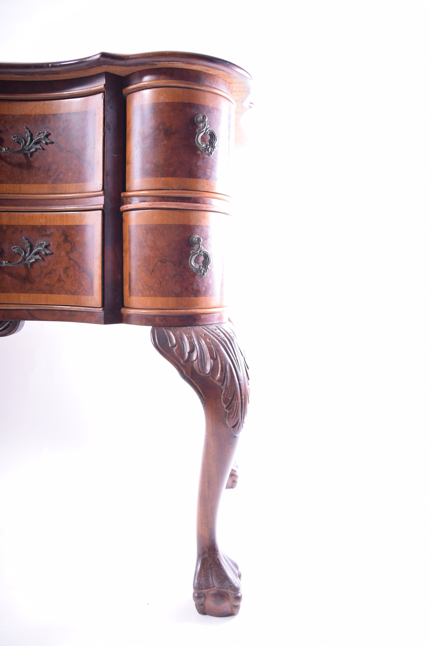 Komoda w stylu chippendale orzech 6 szuflad XX wiek 104x72x46 cm