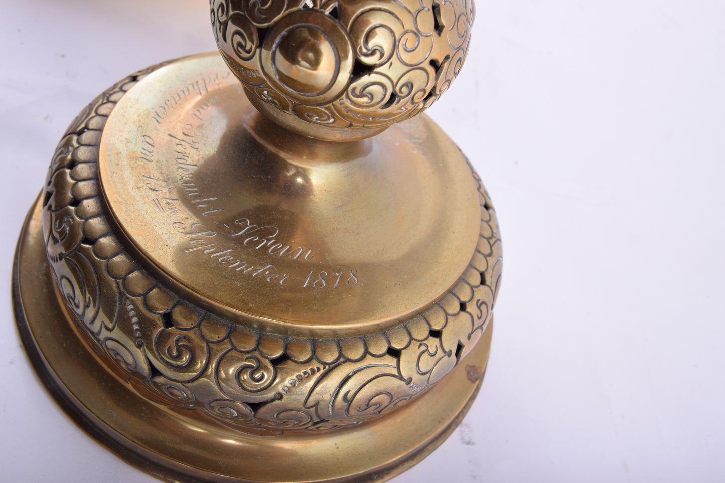 Antyczna lampa naftowa Kosmos – Eckel & Glinicke – z dedykacją z 1875 r.