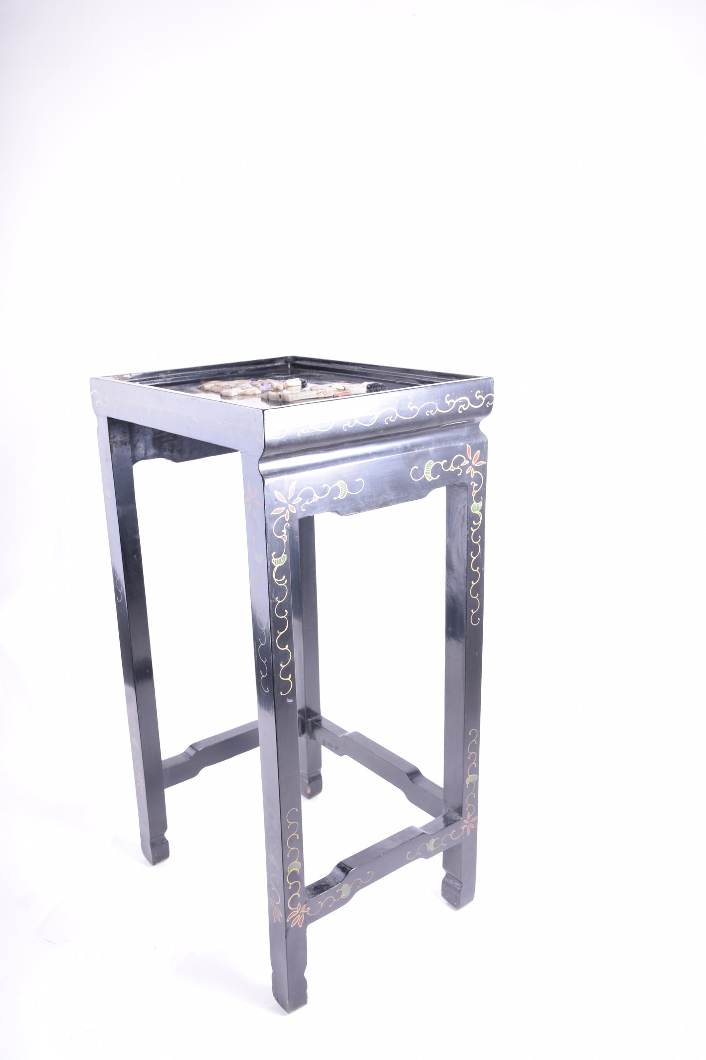 Stolik orientalny z dekoracją figuralną 55x30x24 cm