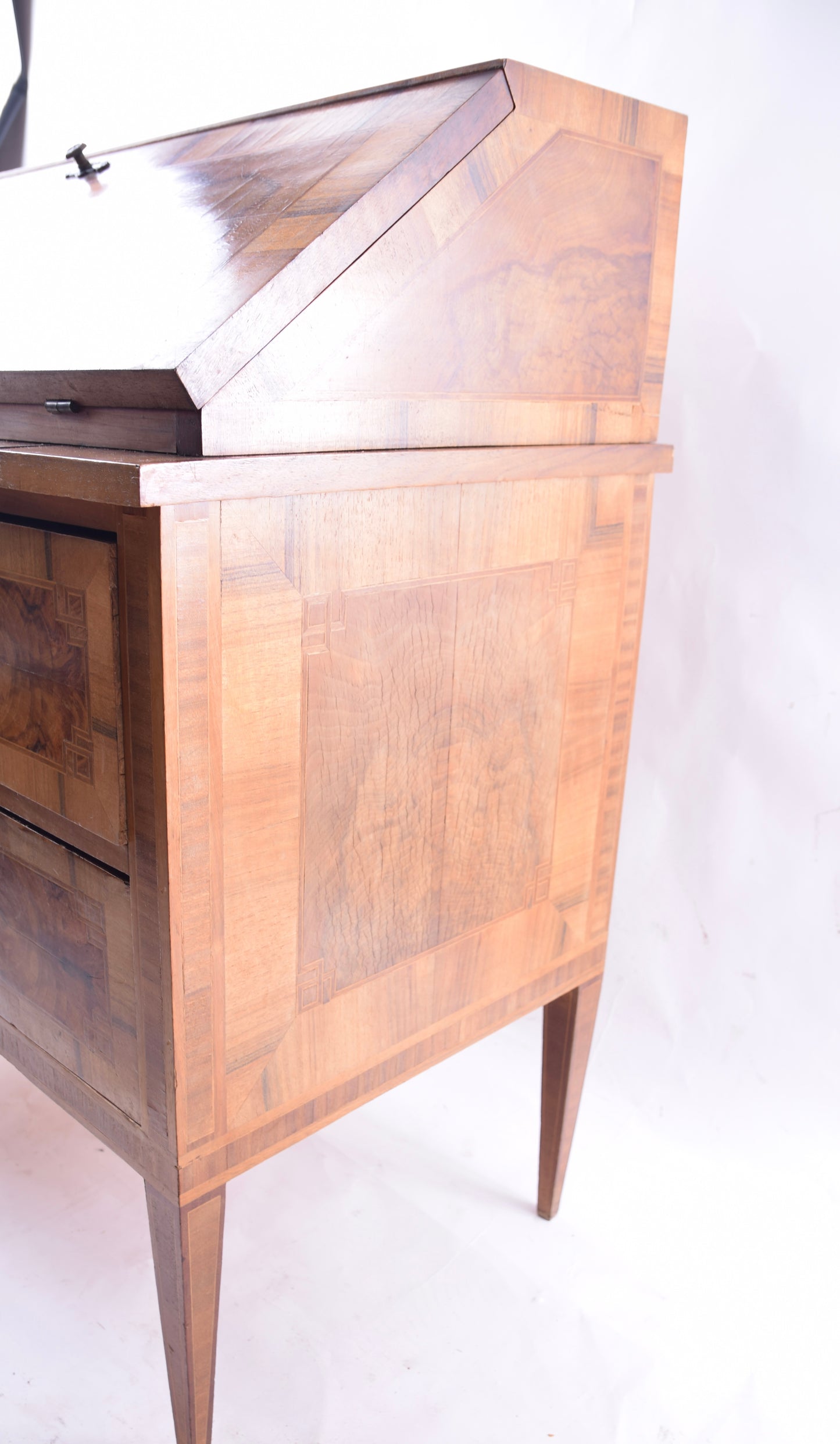 Piękny sekretarzyk z 2 dużymi szufladami orzech XX wiek 88x98x55 cm