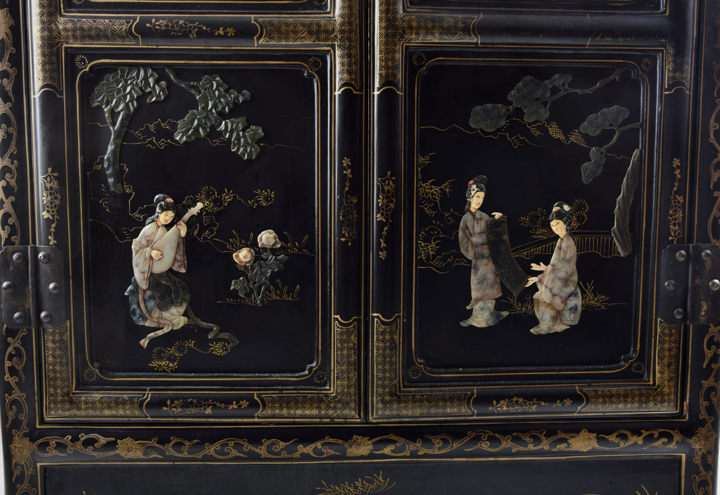 Chińska szafka dekoracyjna z czarną laką rzemiosło orientalne 115x79x45 cm