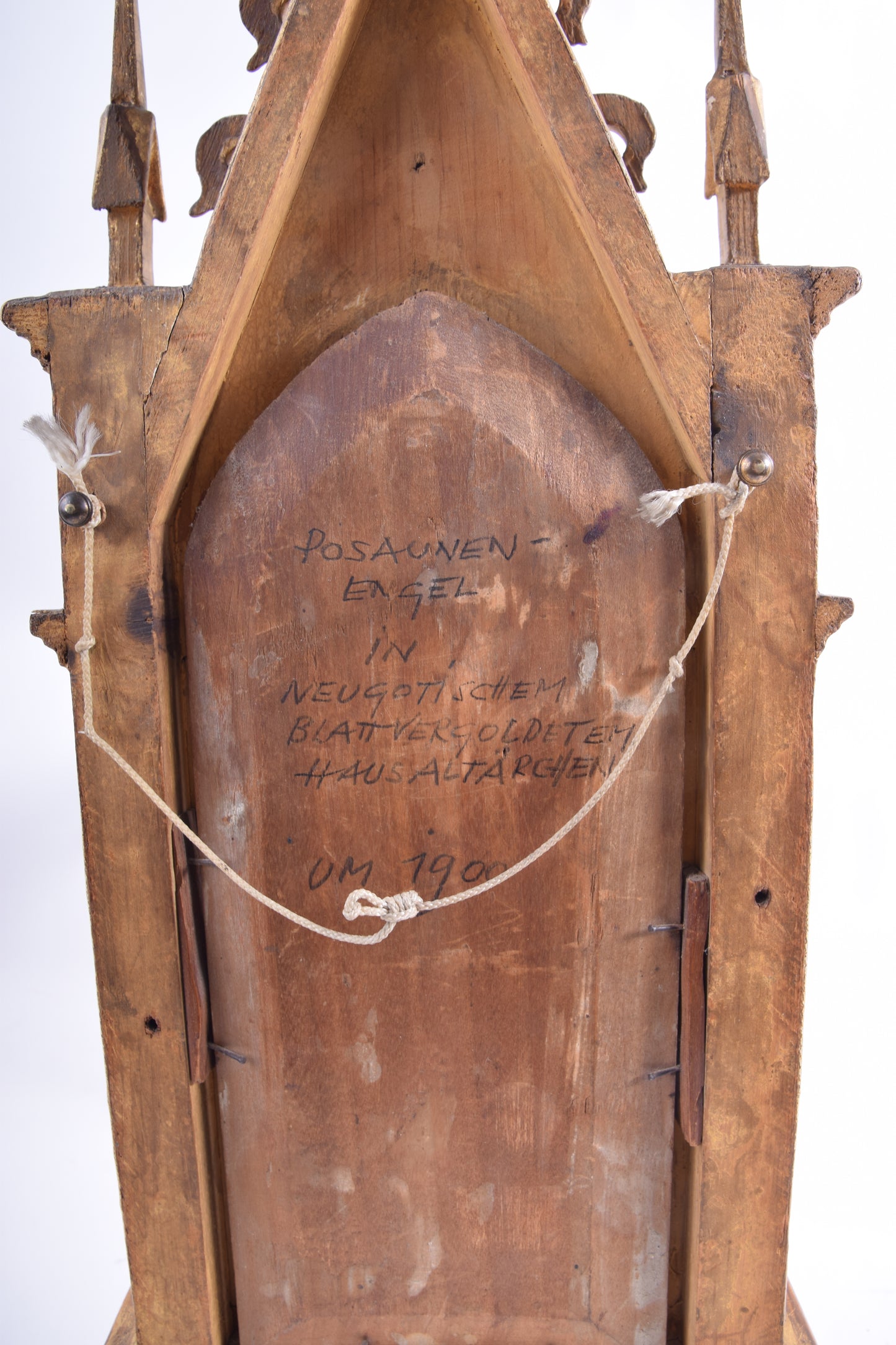 Anioł grający w złotej neogotyckiej ramce – oryginał z ok. 1900 r. 58x20 cm