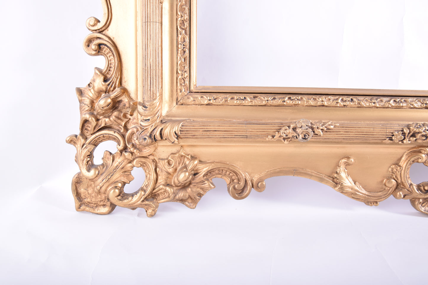 Lustro złote barokowe dekoracyjne w drewnianej ramie I połowa XX w 105x95cm