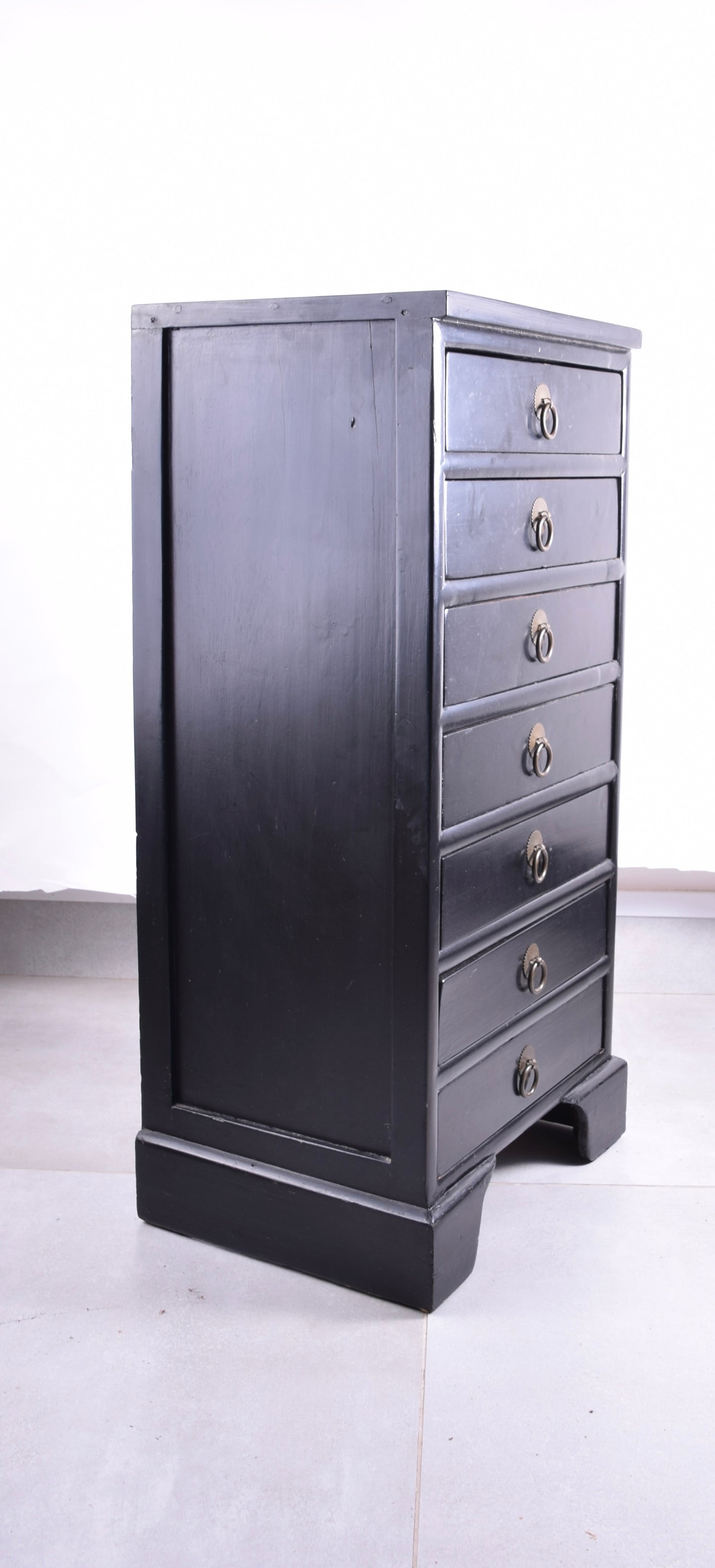 Mała zgrabna komoda Chiny 7 szuflad czarna XXw 80x38x30cm
