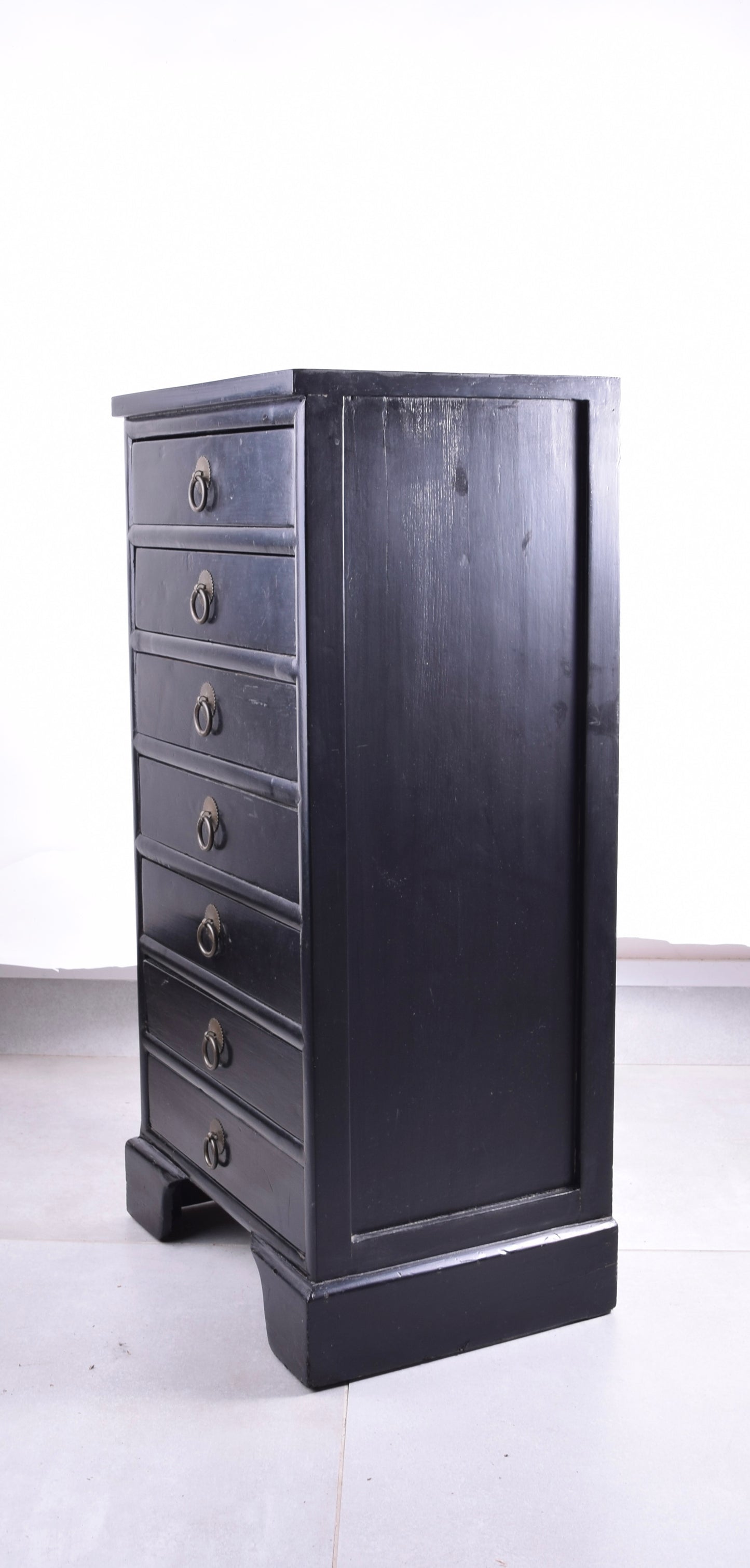 Mała zgrabna komoda Chiny 7 szuflad czarna XXw 80x38x30cm