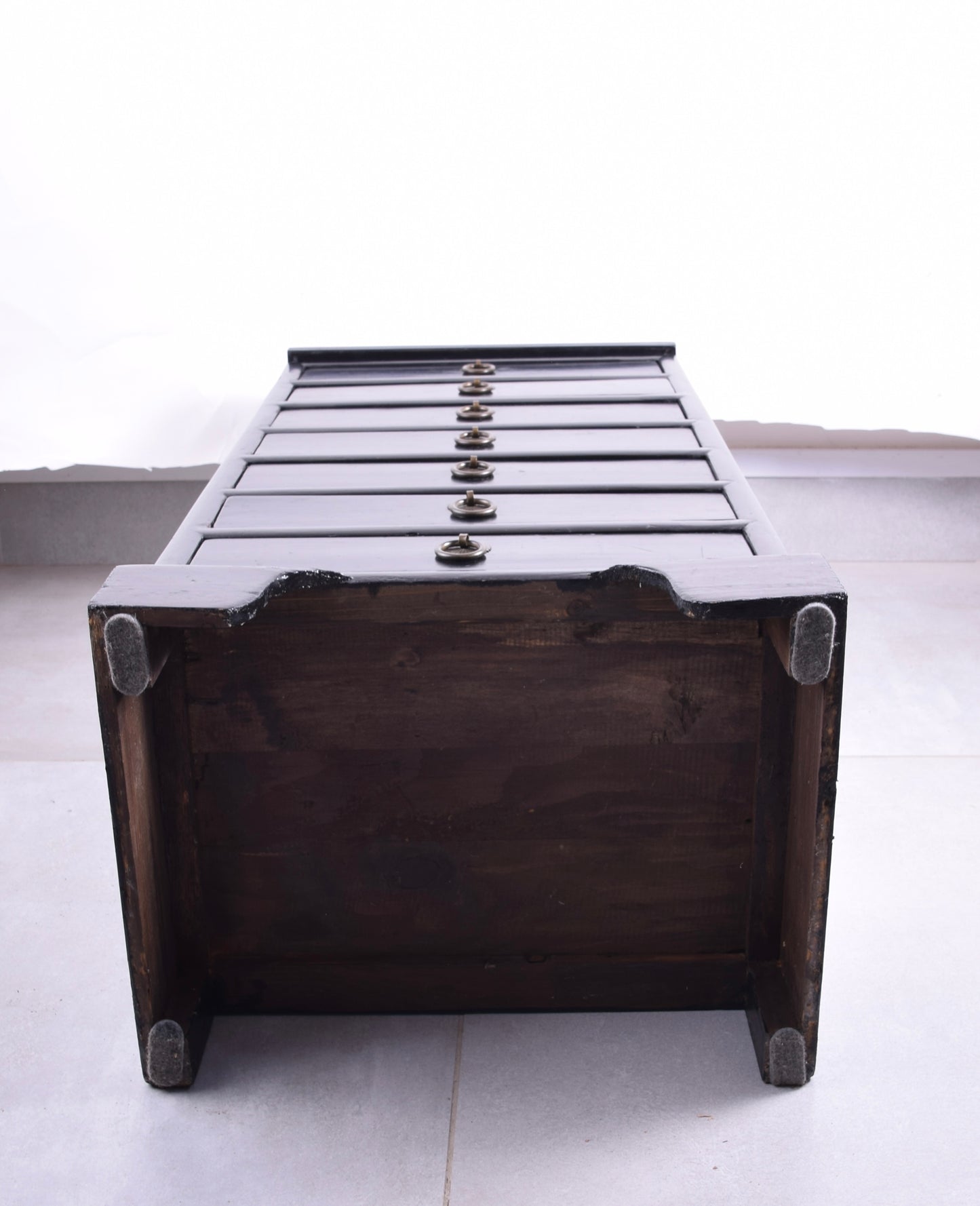 Mała zgrabna komoda Chiny 7 szuflad czarna XXw 80x38x30cm
