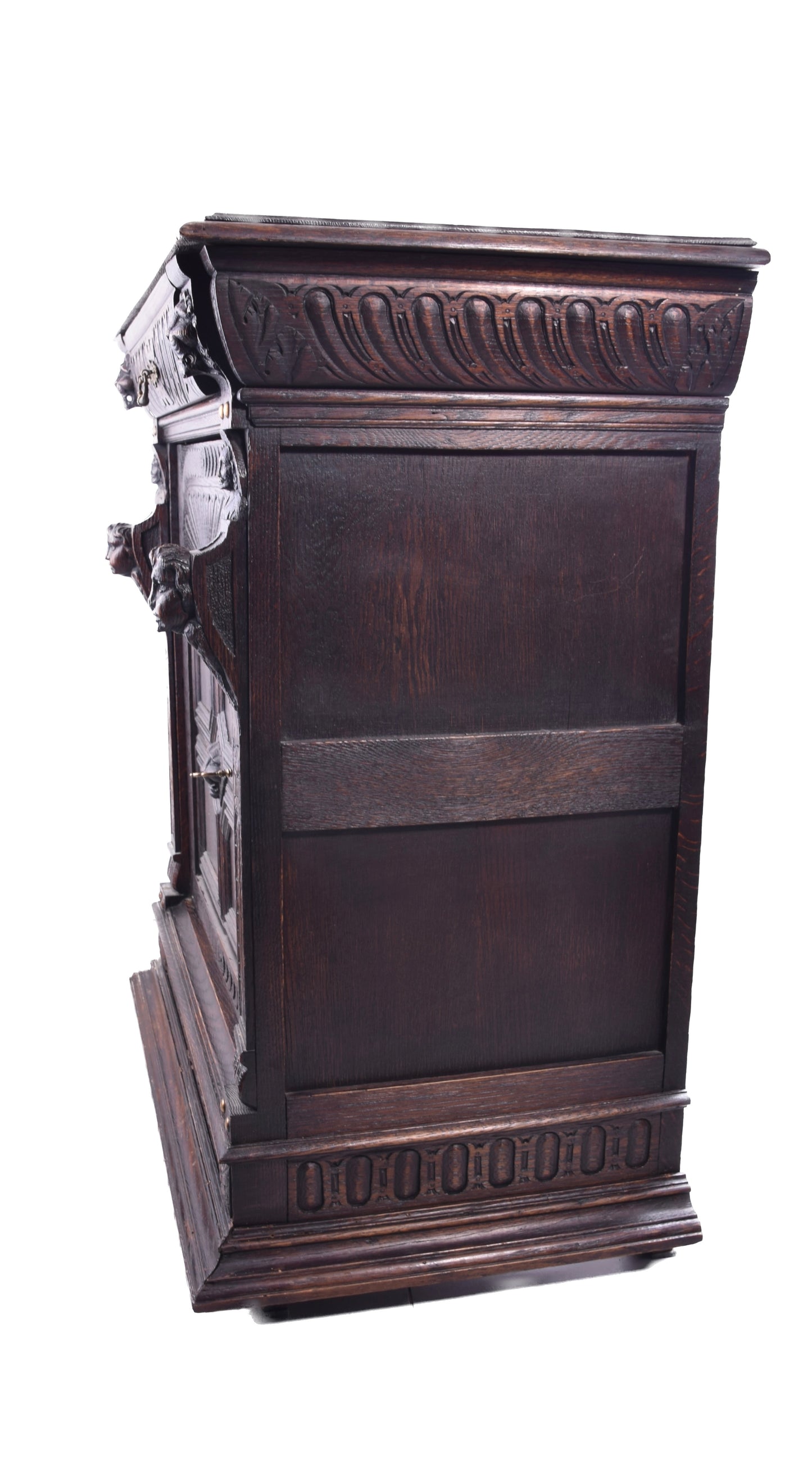 Komoda szafka dębowa z bogatą snycerką i rzeźbami, XIX/XX w 105x91x50cm