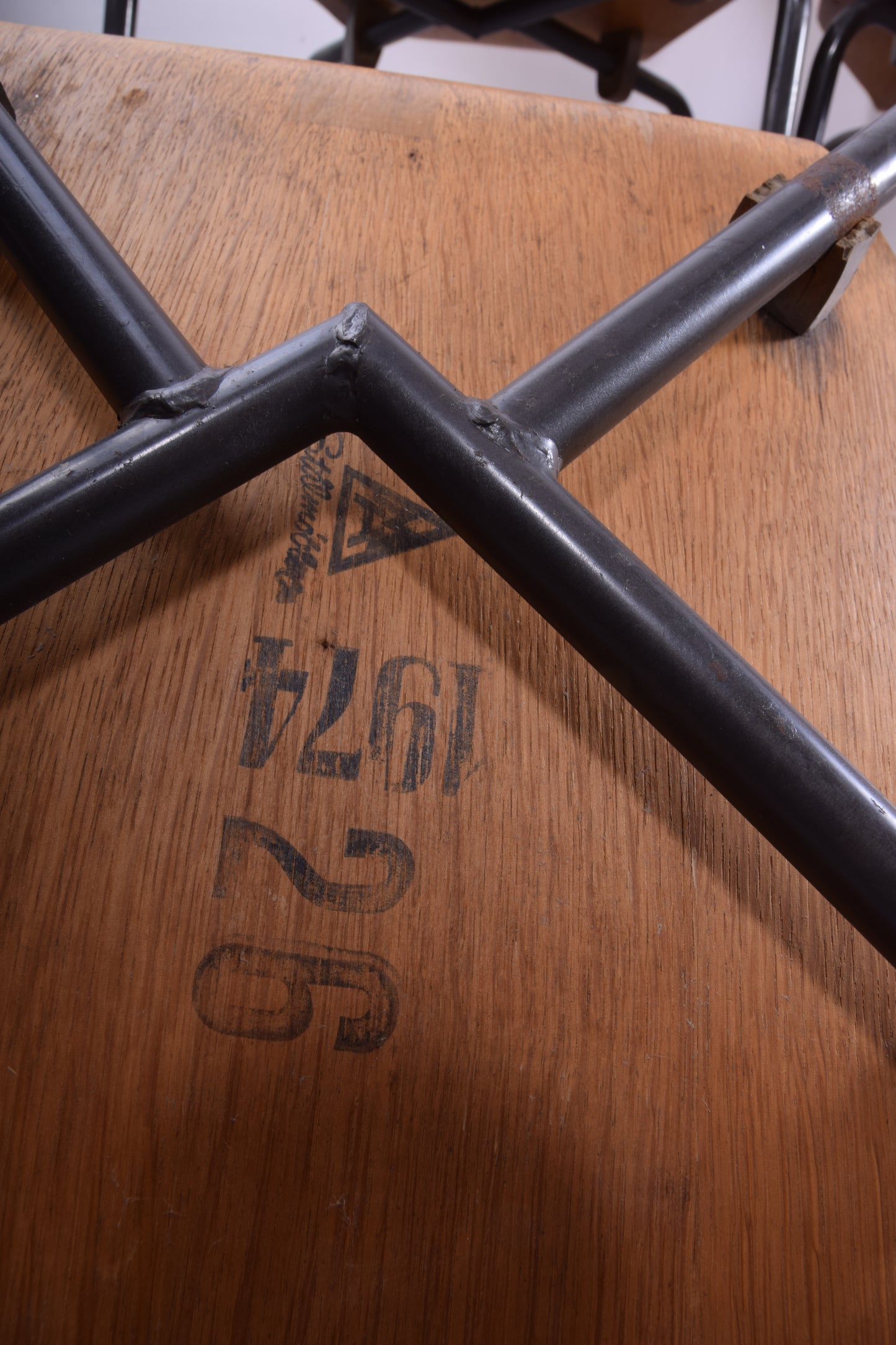 Komplet sześciu krzeseł Arne Jacobsen Fritz Hansen Dania 1974r 78x43x43cm