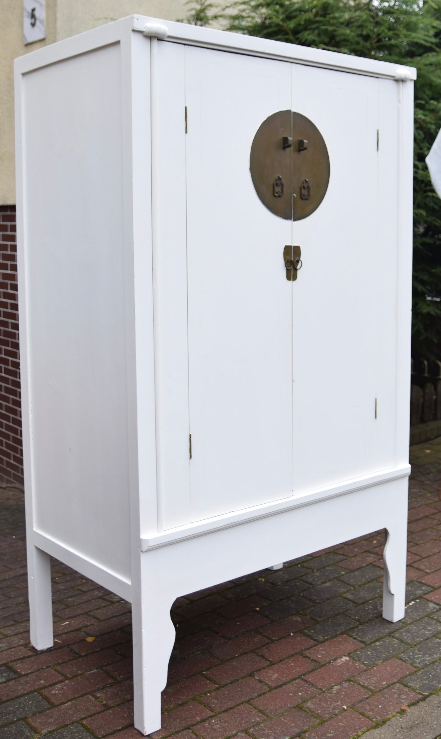 Szafa chińska typu wedding cabinet biała 180x104x64 cm II poł XXw