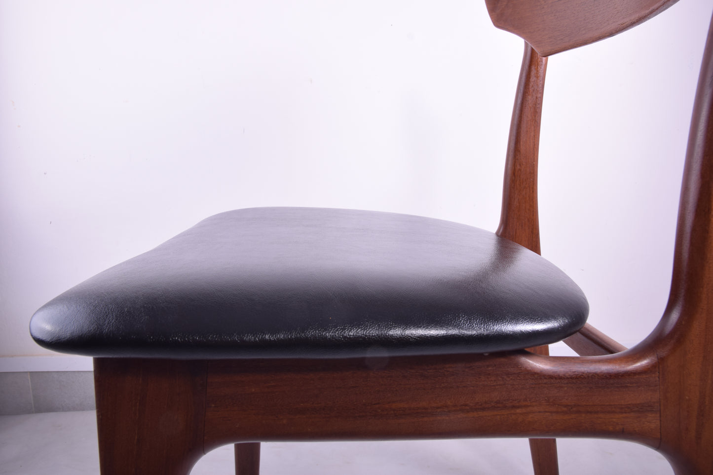 Zestaw 8 krzeseł duńskich Schøning & Elgaard Teak lata 60 76x46x46 cm