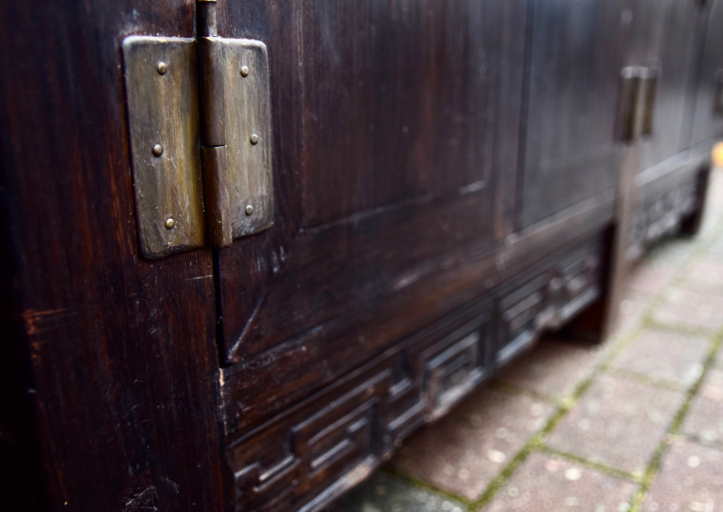 Komoda chińska dwusekcyjna z 4 szufladami i dwoma drzwiczkami 144x86x54cm