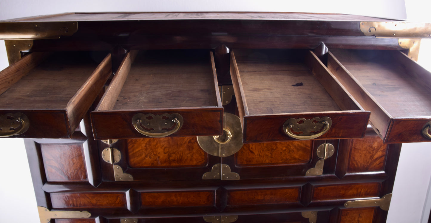 Komoda koreańska duża typu Bandaji orzech lata 1880-1910r 155x103x47 cm