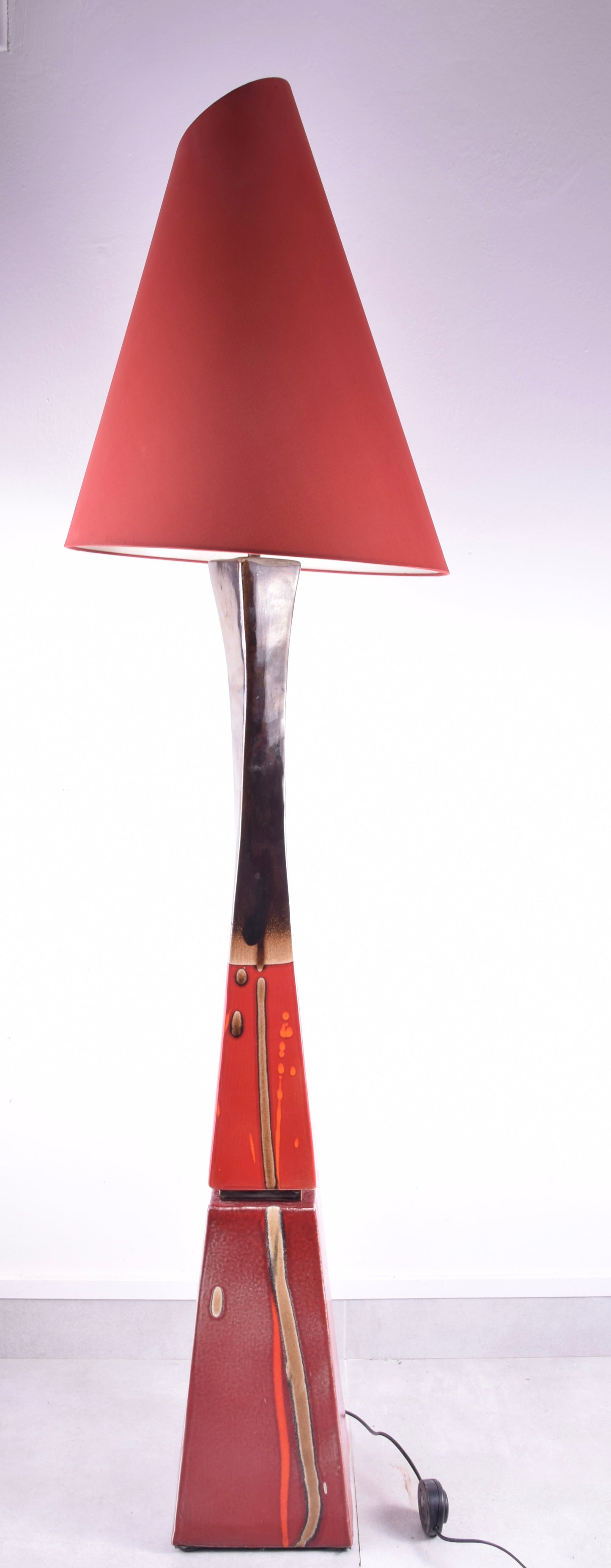 Lampa podłogowa 175 cm VATEA designerska, czerwona, nowoczesna forma 175cm