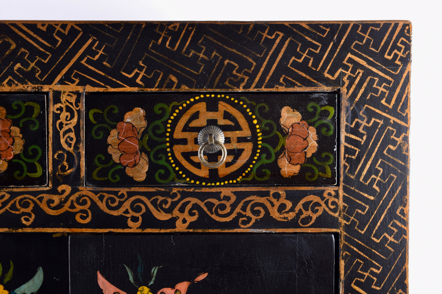 Chińska Komoda w motyle i kwiaty i znaki Shou na szufladkach 85x57x38cm