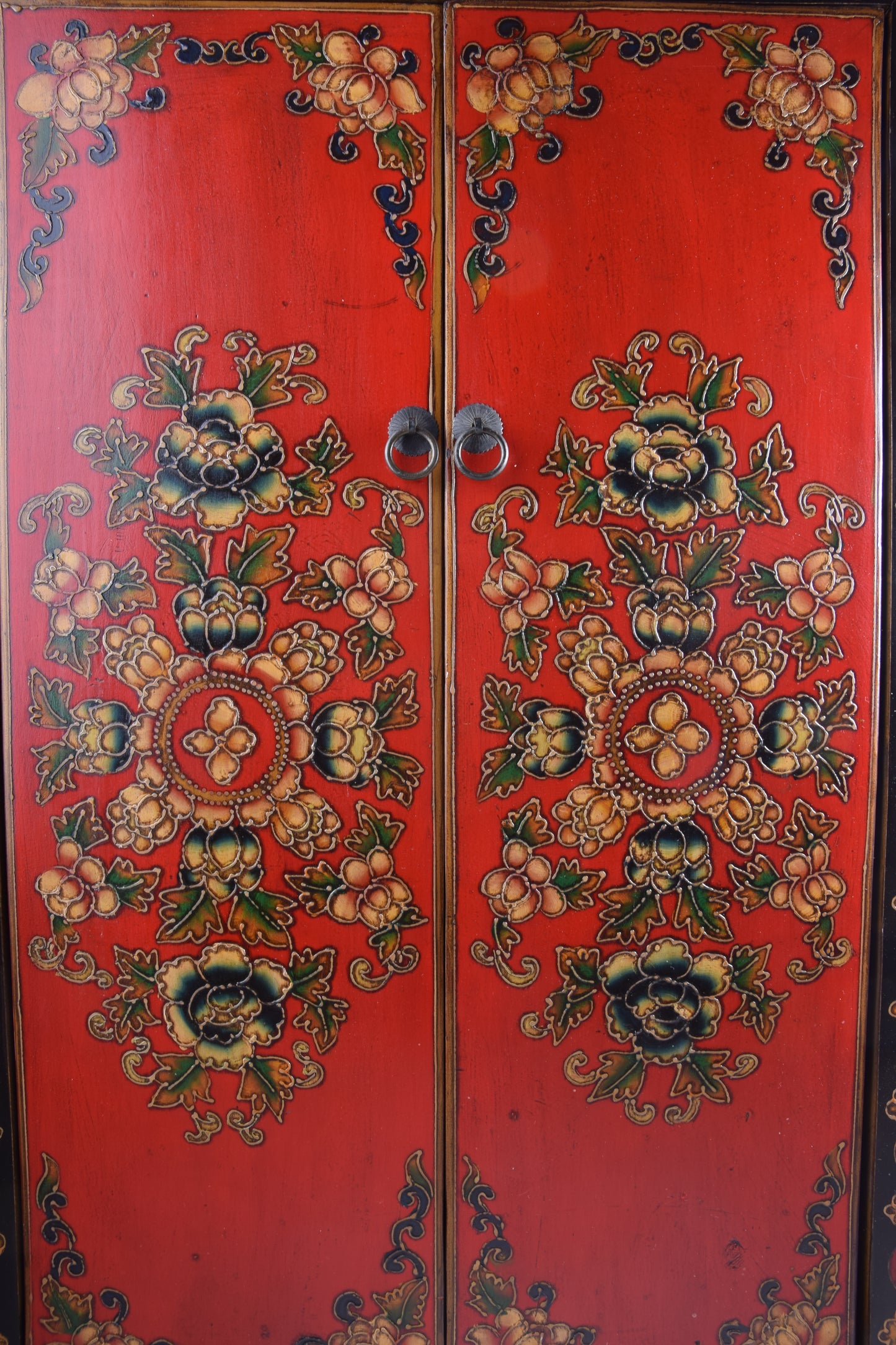 Sztuka Chin komoda w pięknej czerwieni ręcznie malowana 120x60x38 cm