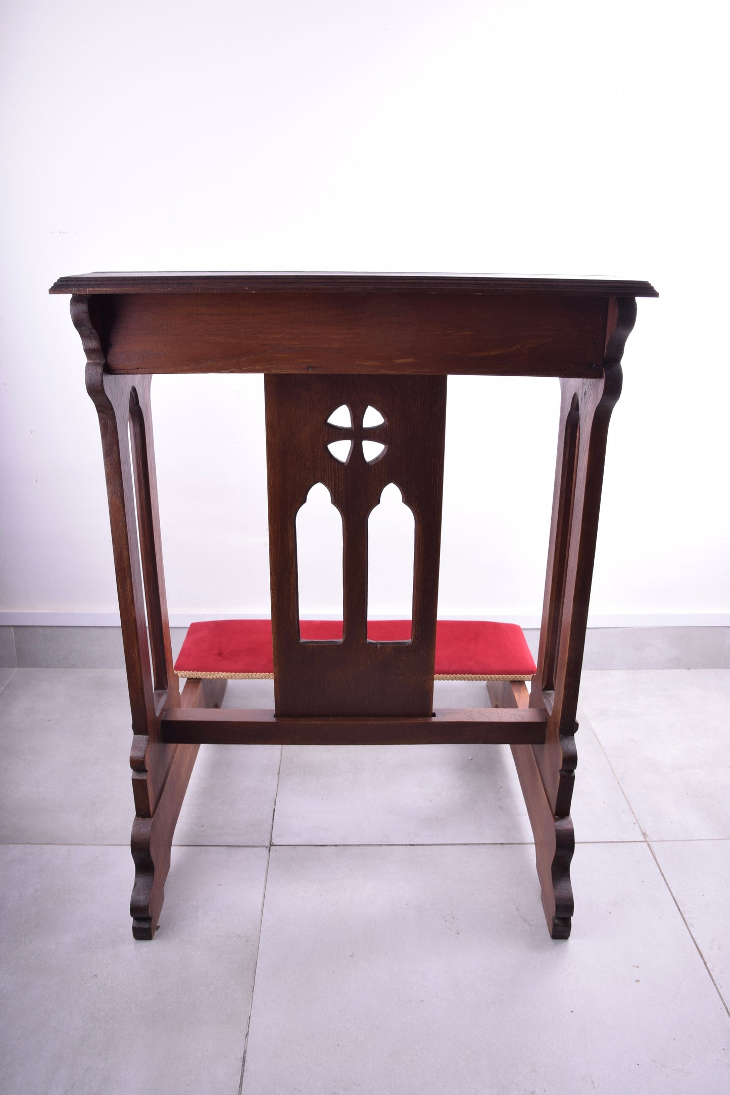 Solidny użytkowy klęcznik dębowy w super stanie Połowa XX w 86x64x70x20 cm