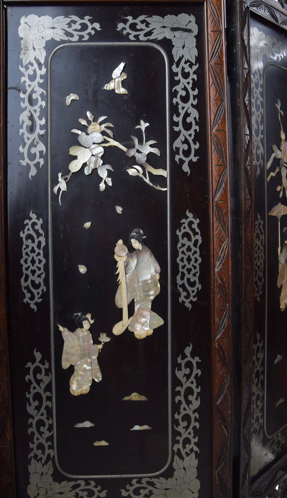 Orientalny bogato zdobiony niski parawan z gejszami 1960-80r 93x120x3 cm