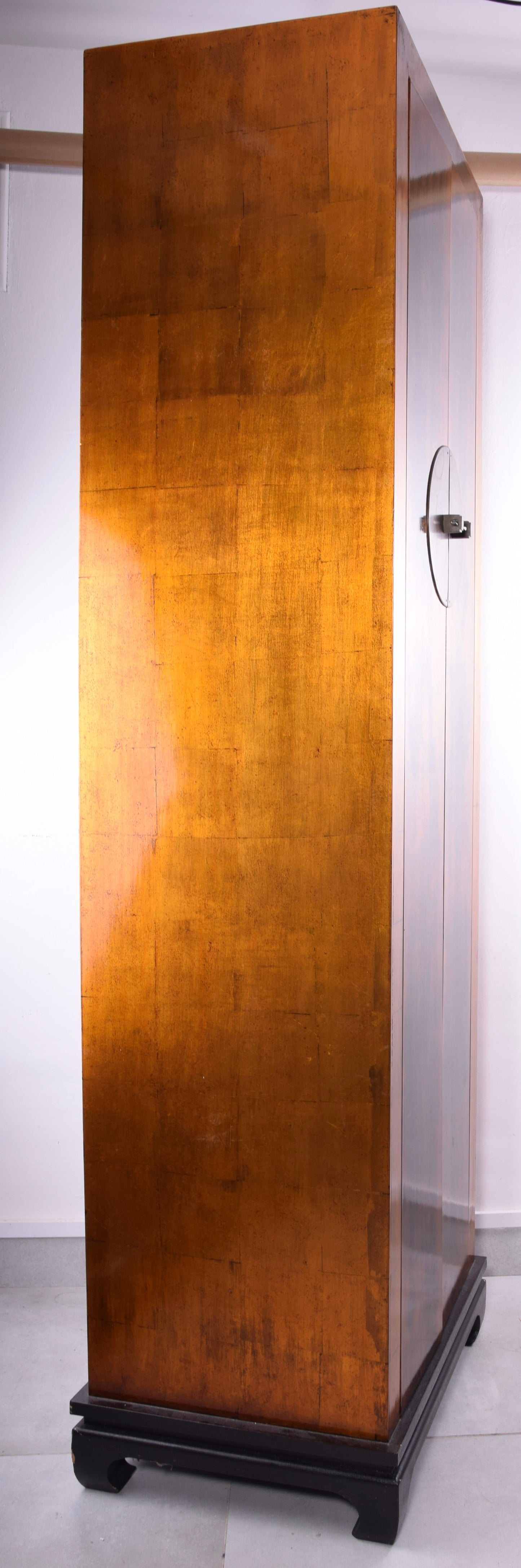 Ekskluzywna szafa z półkami złoto brązowa XX/XXIw styl Qing, 204x60x45 cm