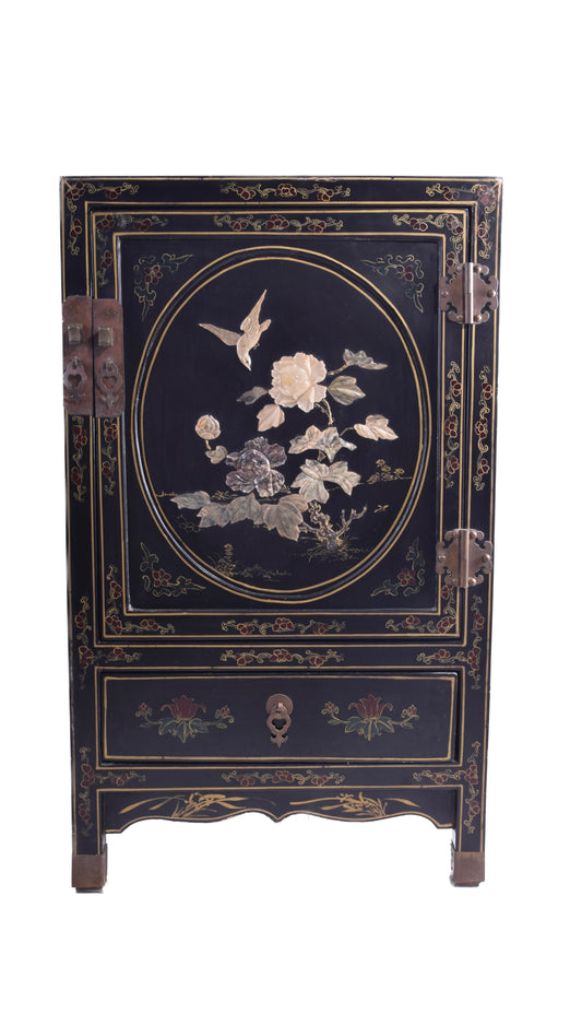 Sztuka Chin piękna komoda z medalionem zdobiona kamieniami XX w 87x51x33cm