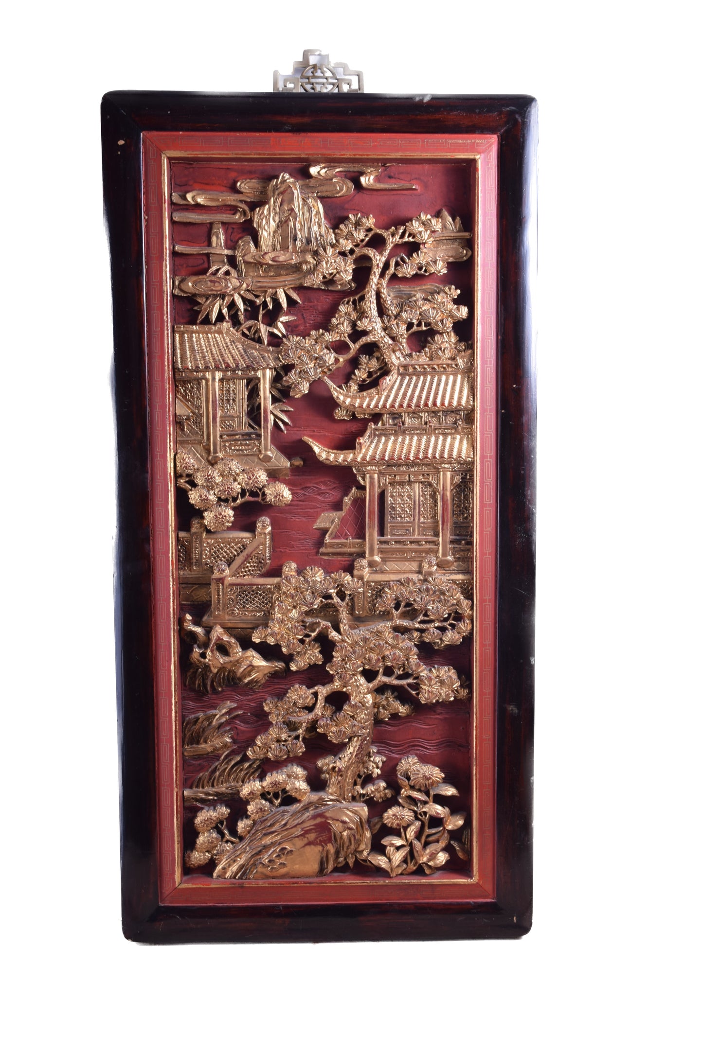 Chiński panel ścienny rzeźbiony ze złoconym pejzażem 81 x 40.5 x 3.5 cm