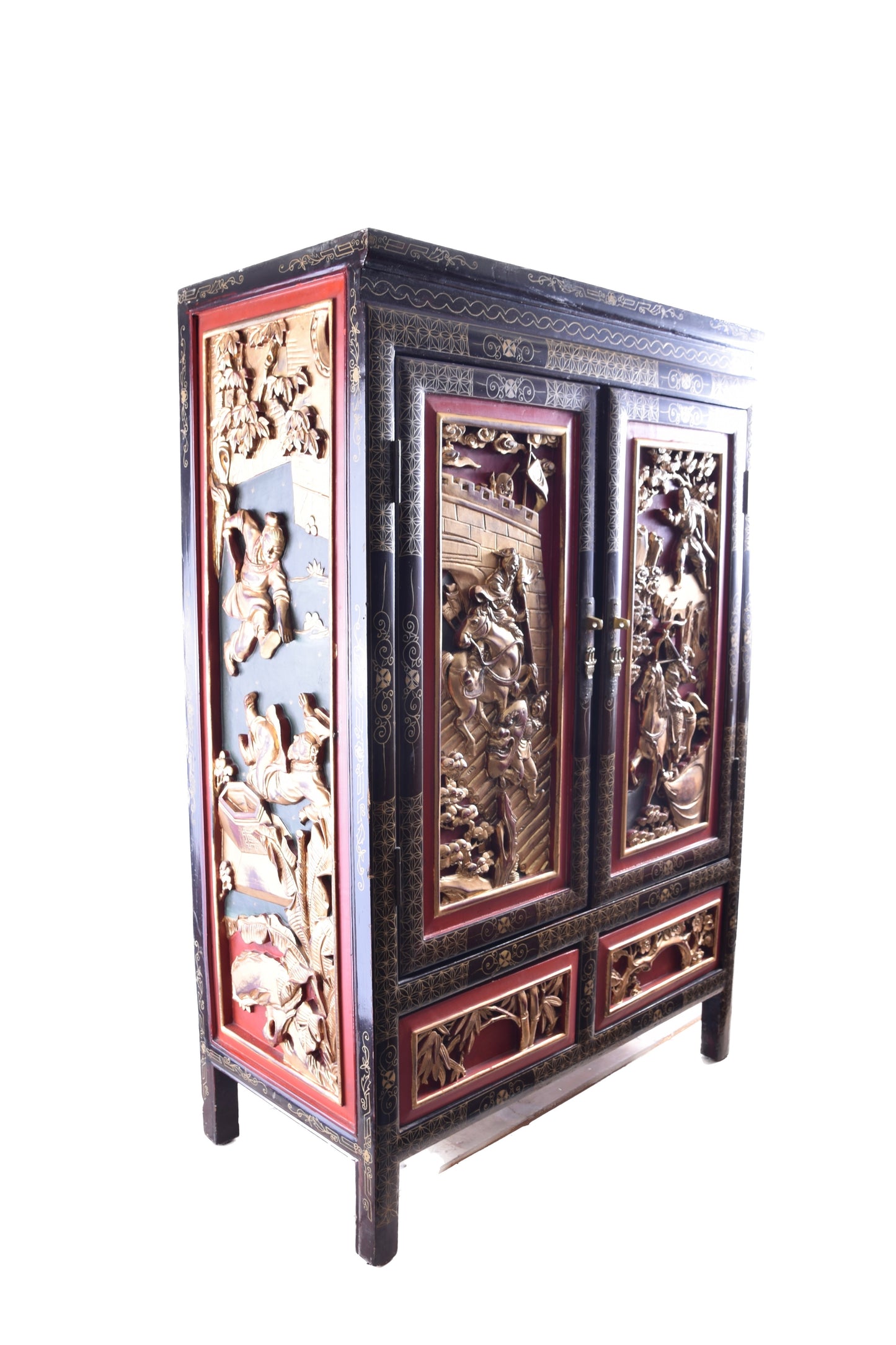 Chińska szafka złocona rzeźbiona – sceny wojowników 92x61x30cm