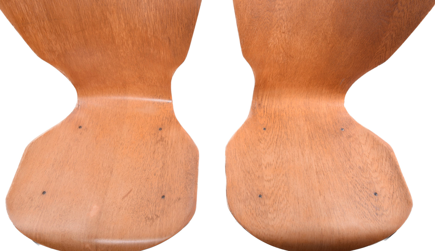 Komplet sześciu krzeseł Arne Jacobsen Fritz Hansen Dania 1974r 78x43x43cm