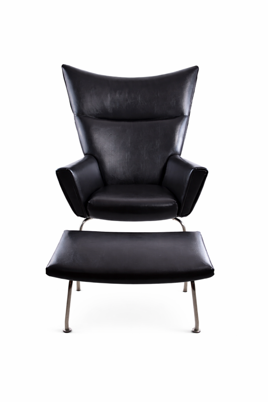 Fotel CH445 Wing Chair z podnóżkiem – Hans J. Wegner, Carl Hansen & Son